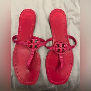 TORY BURCH MINI MILLER LEATHER THONG